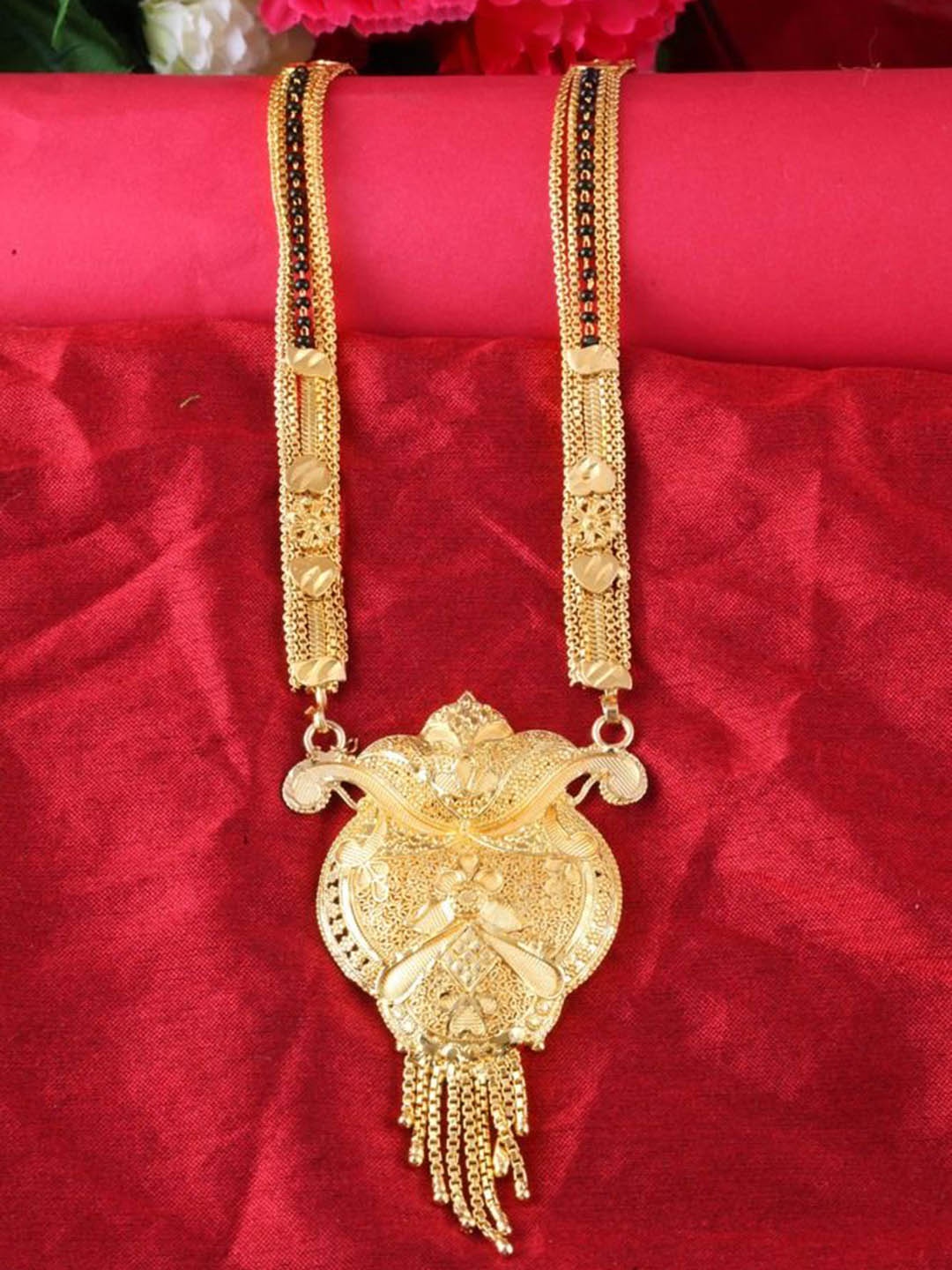 

DIVASTRI Gold-Plated Artificial Beads Mangalsutra