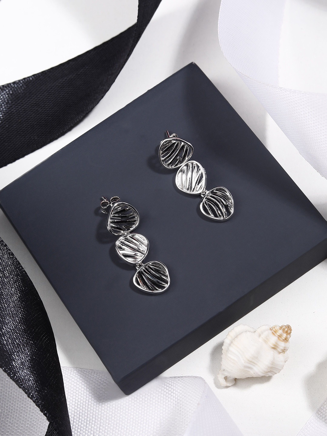 

DIAVO Rhodium Plated 925 Sterling Silver Contemporary Drop Earrings