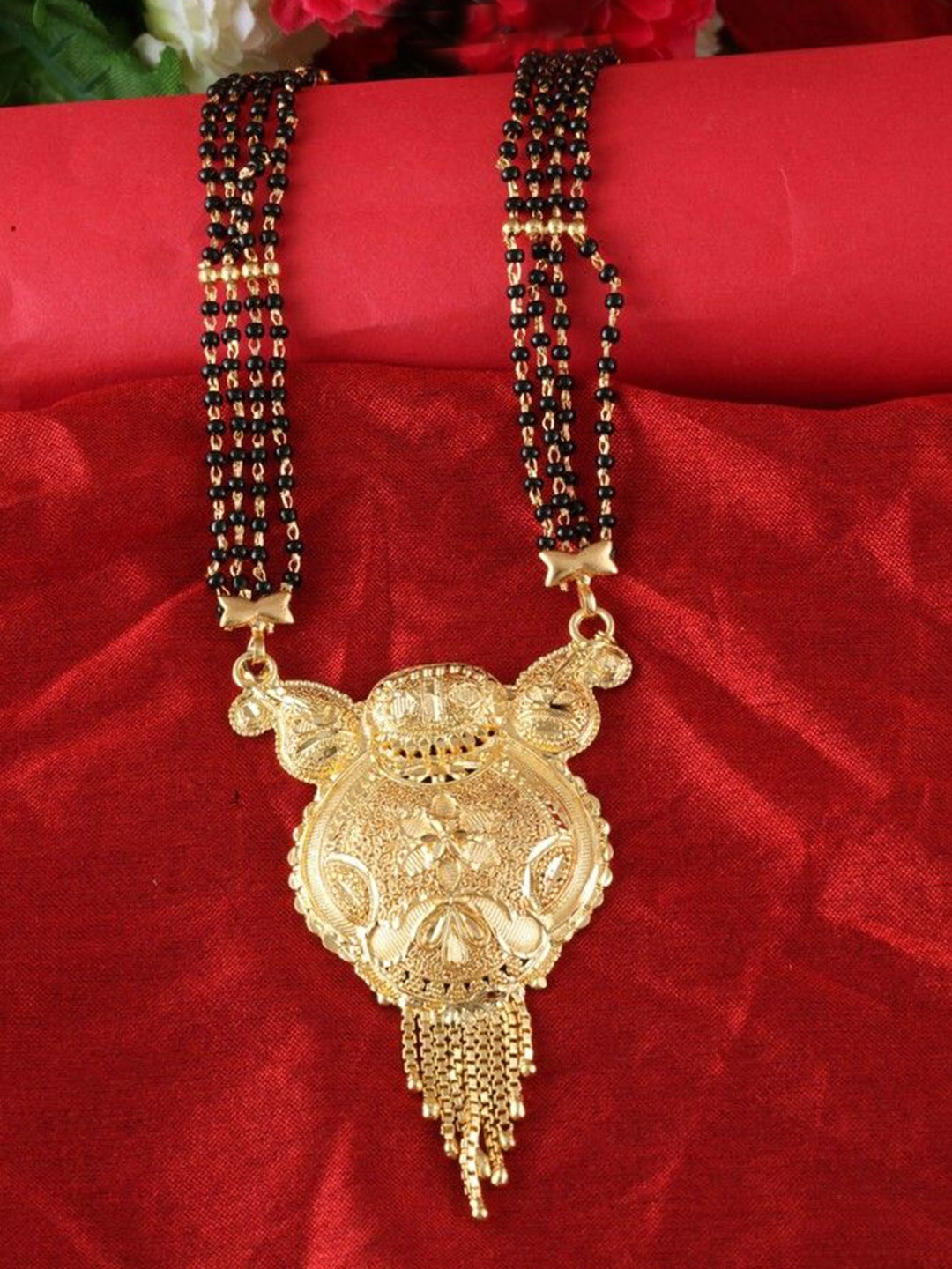 

DIVASTRI Gold-Plated Artificial Beads Mangalsutra