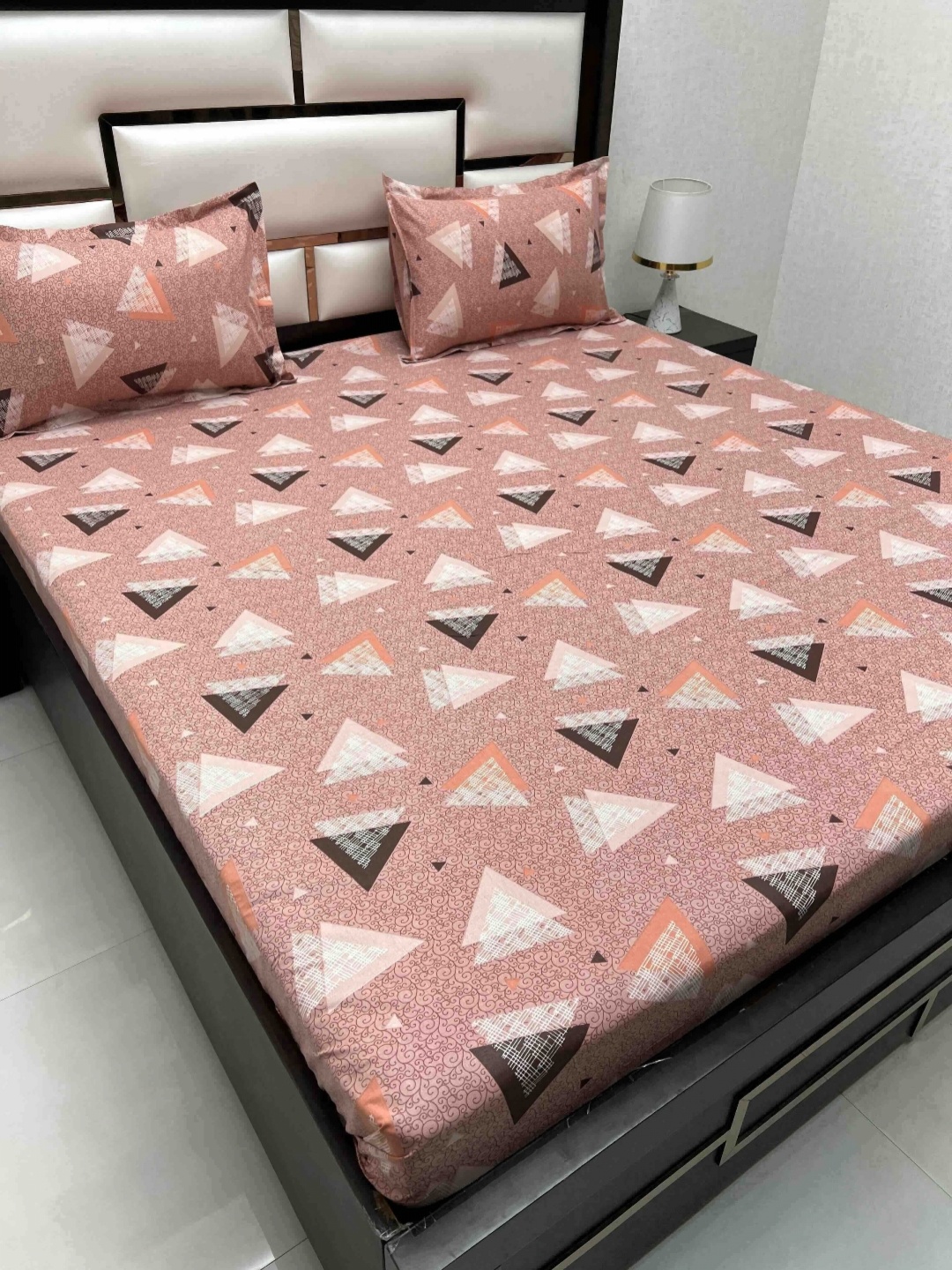 

Pure Decor Passion Pink Geometric Pure Cotton 300TC Queen Bedsheet Set 2.27 m x 2.55 m