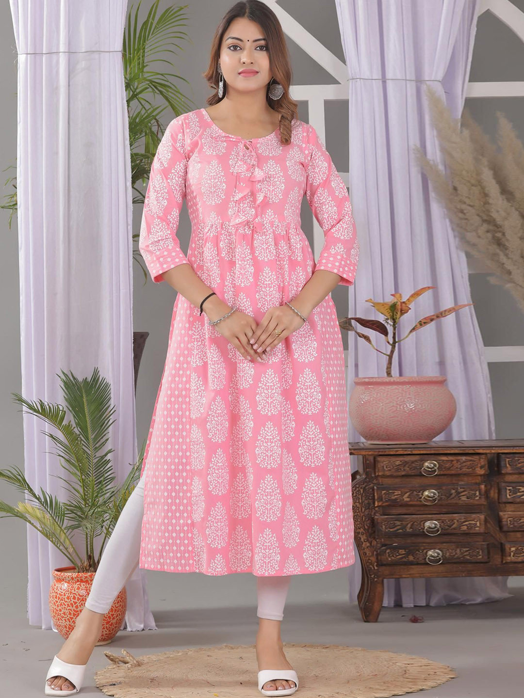 

Kairab Women Ethnic Motifs Printed Flared Sleeves Thread Work Anarkali Kurta, Pink