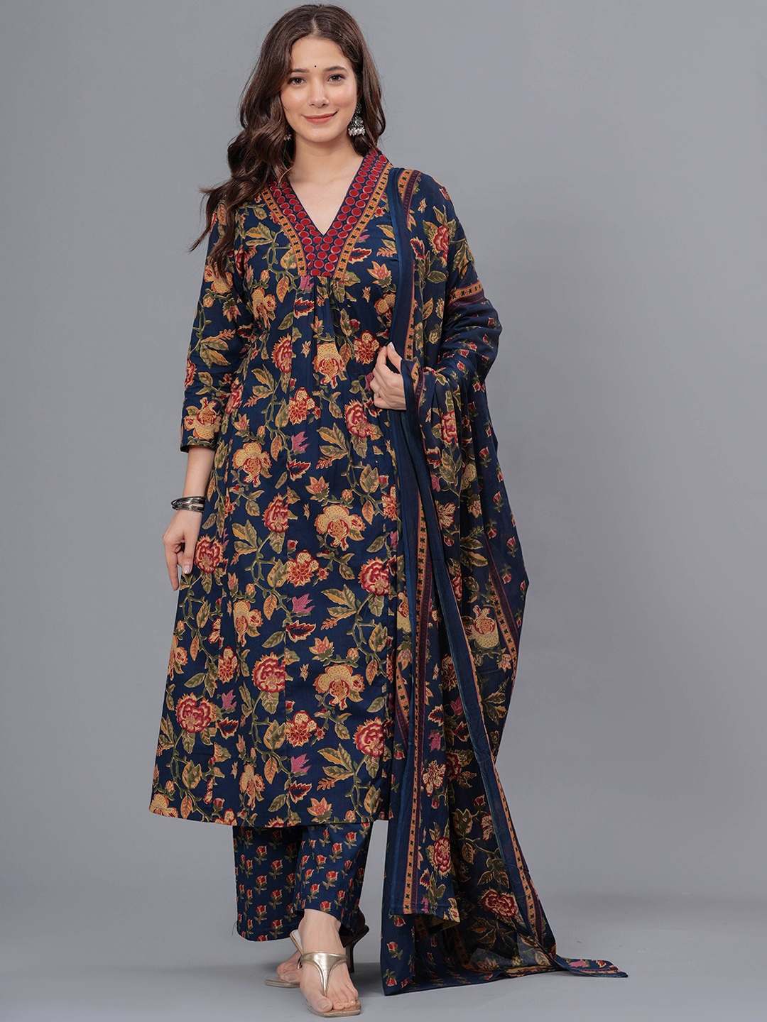 

Arayna Women Floral Printed Regular Pure Cotton Kurta with Palazzos & With Dupatta, Blue