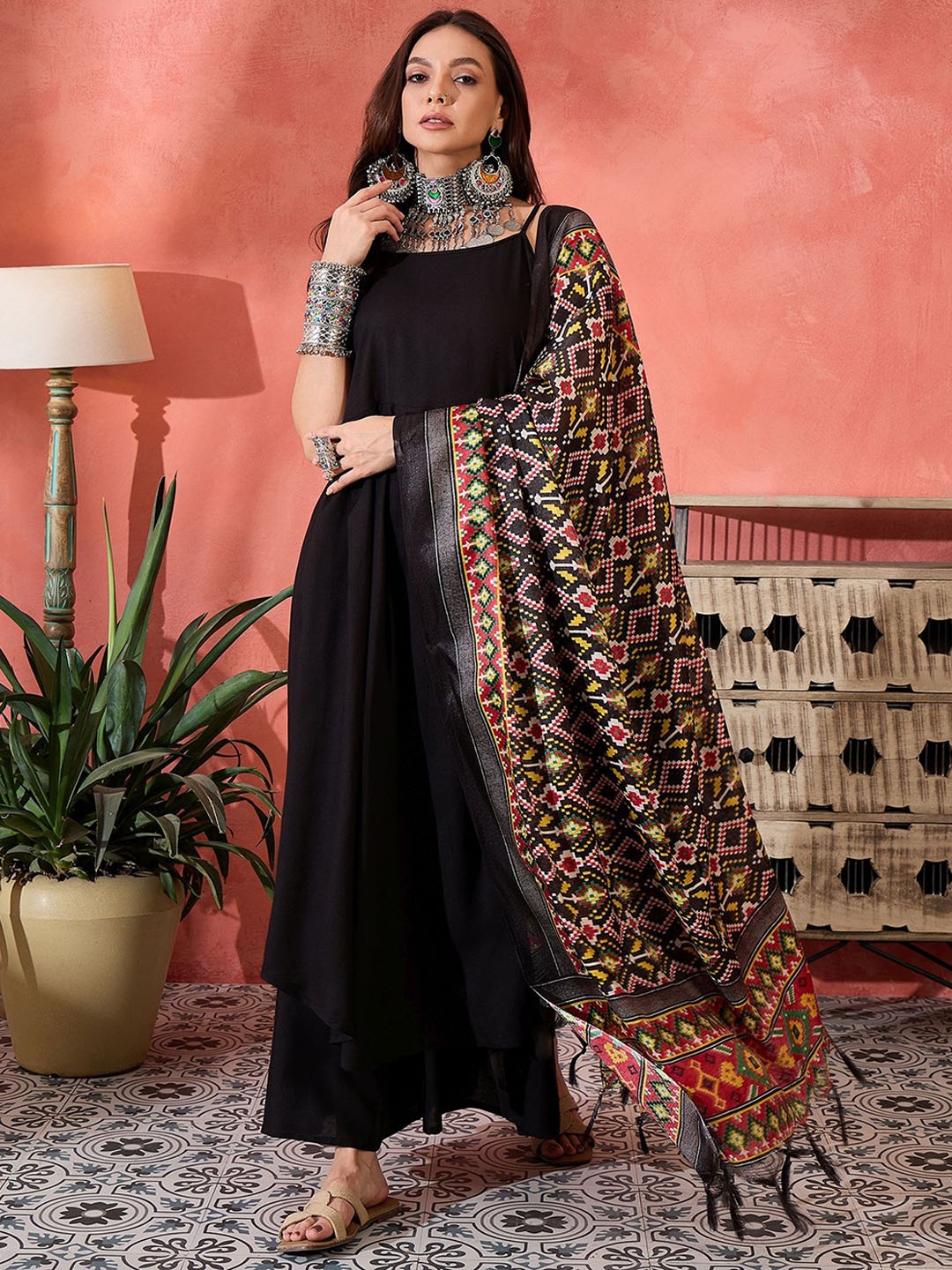 

InWeave Women Regular Kurta with Palazzos & With Dupatta, Black