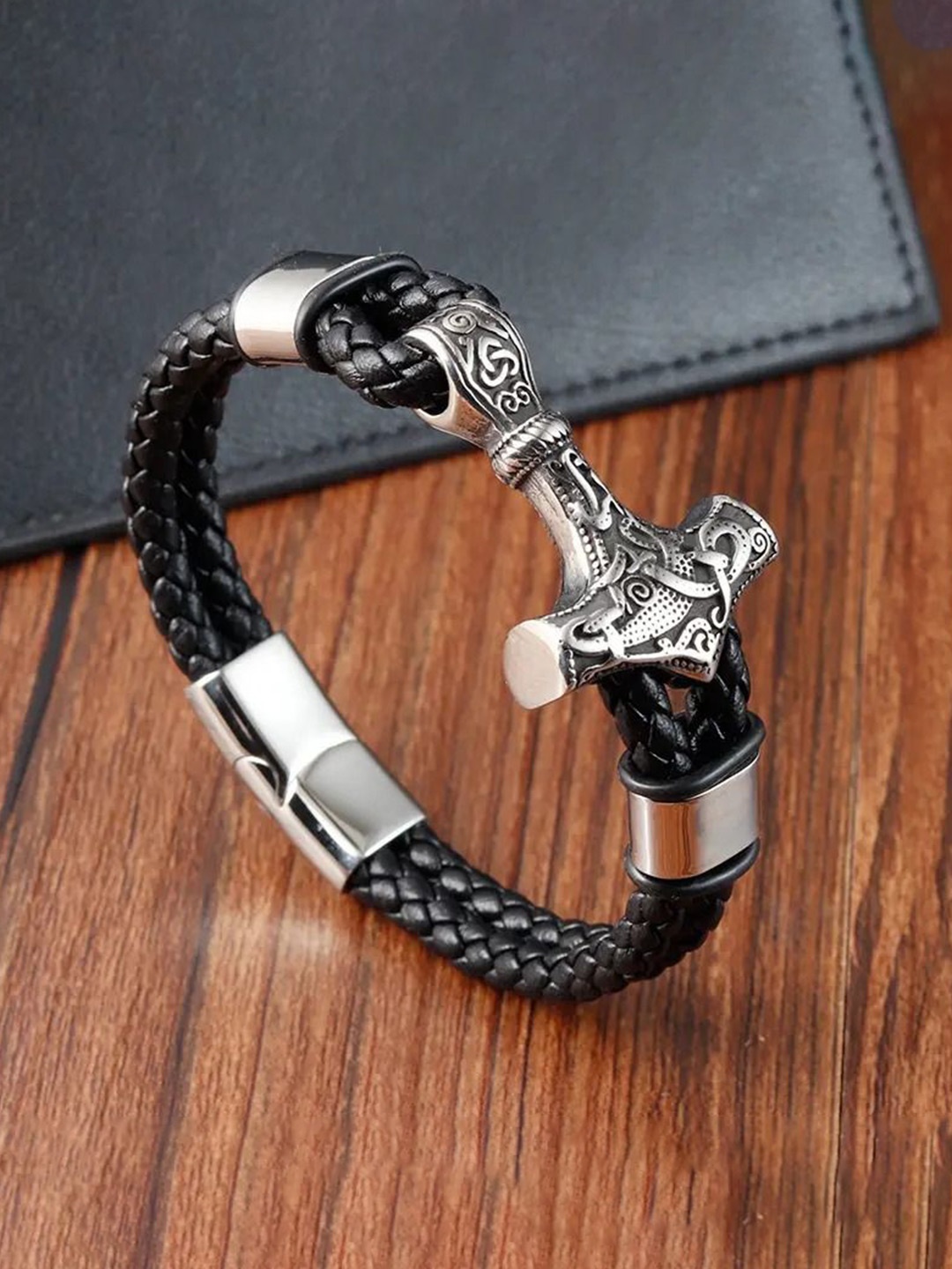 

The Roadster Lifestyle Co Silver-Plated Bracelet
