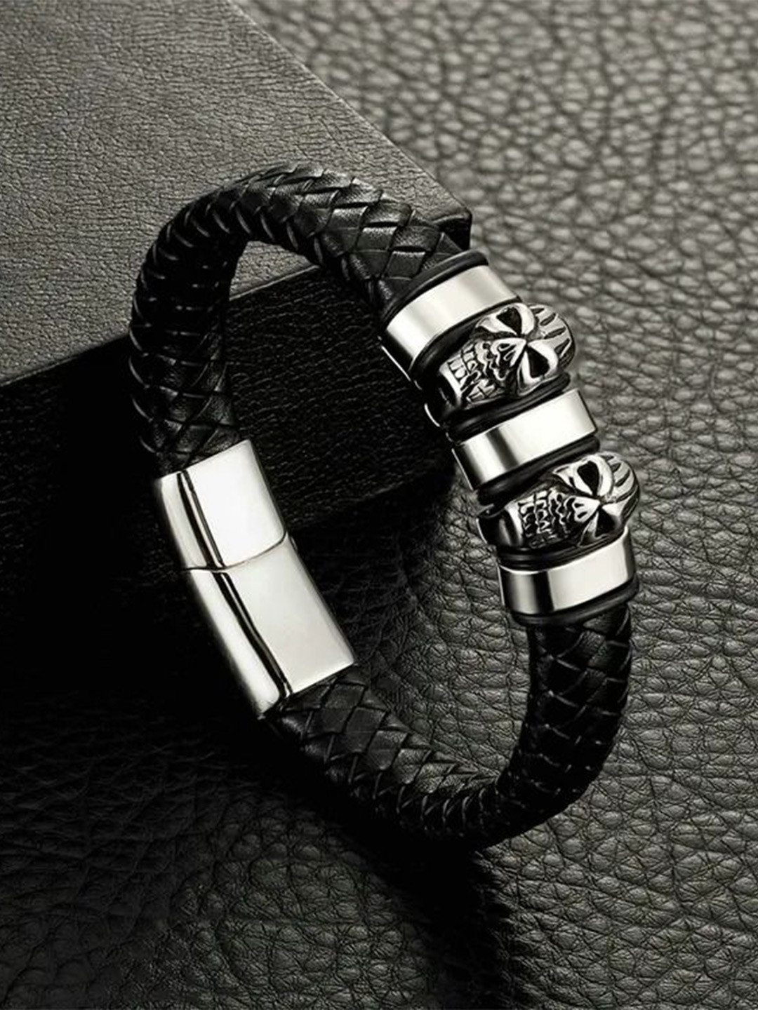 

The Roadster Lifestyle Co Silver-Plated Bracelet