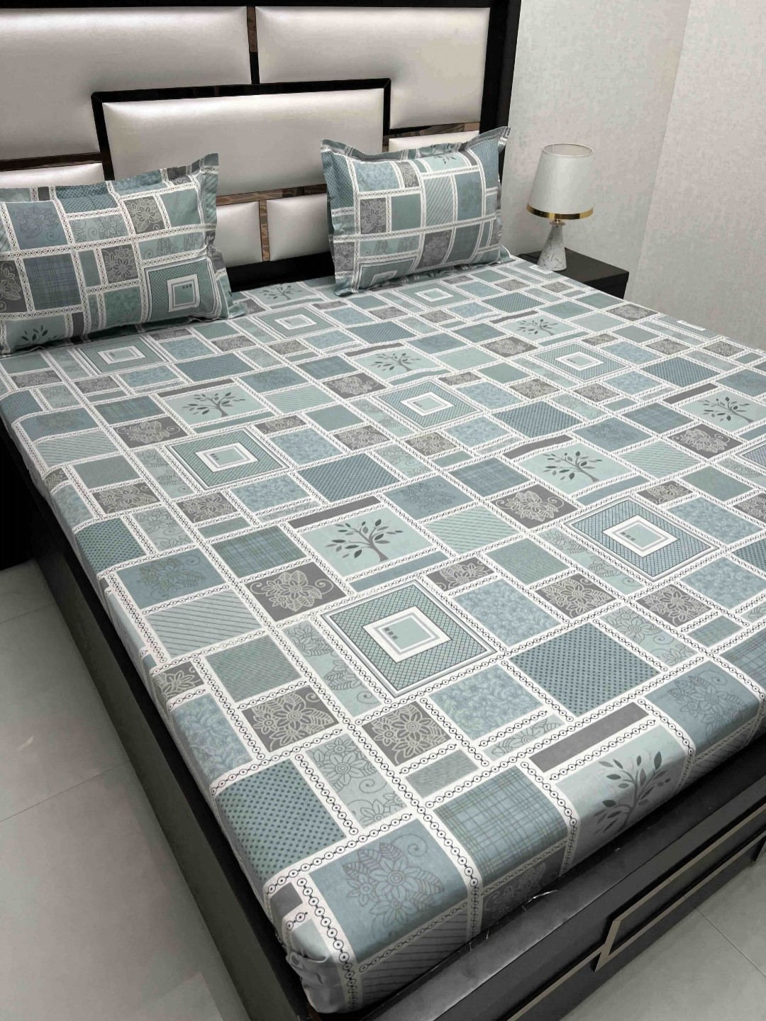 

Pure Decor Passion Green Printed Pure Cotton 300 TC Queen Bedsheet Set 2.27 m x 2.55 m