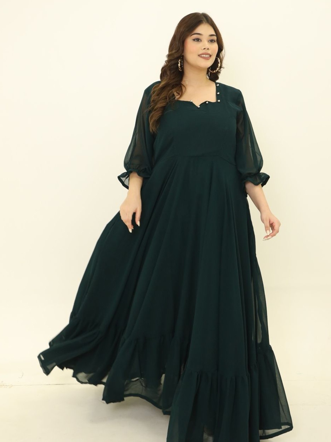 

Swadeshi Shringaar Women V-Neck Gown Maxi Dress, Green