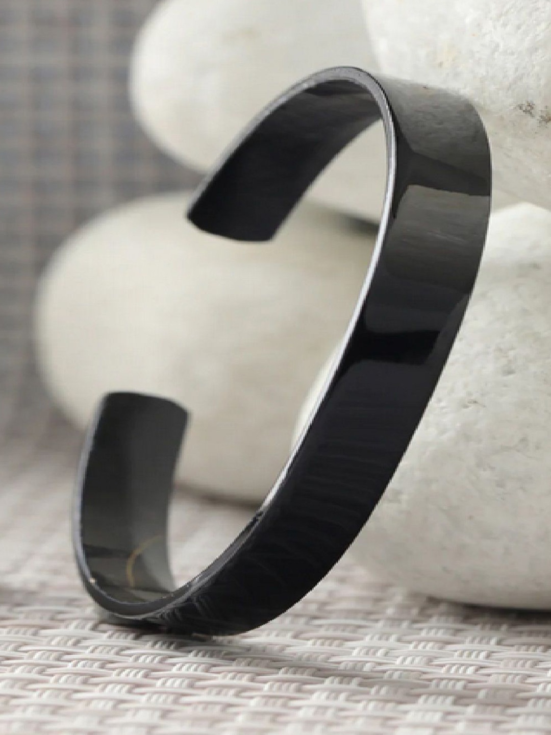 

RUHI COLLECTION Unisex Cuff Bracelet, Black
