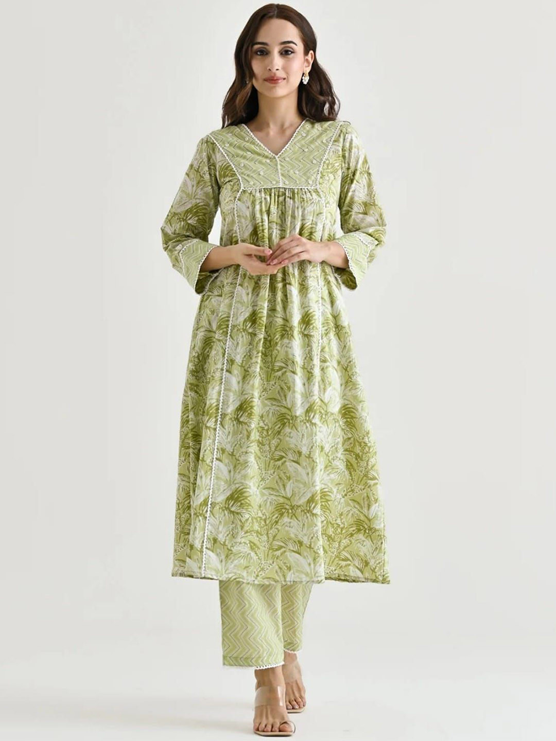 

Anouk Women Floral Printed Angrakha Kurti with Trousers, Green