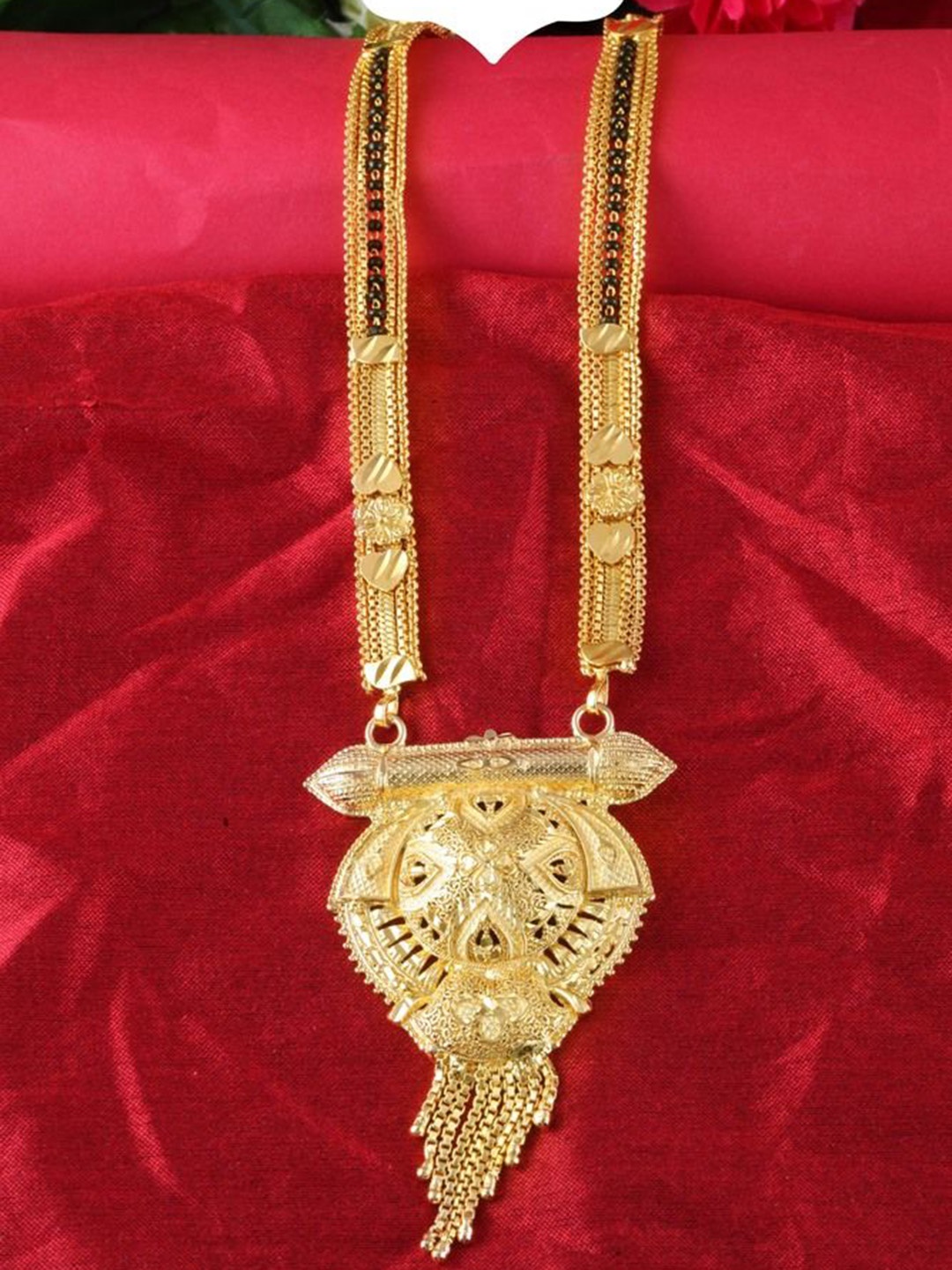 

DIVASTRI Gold-Plated Artificial Beads Mangalsutra