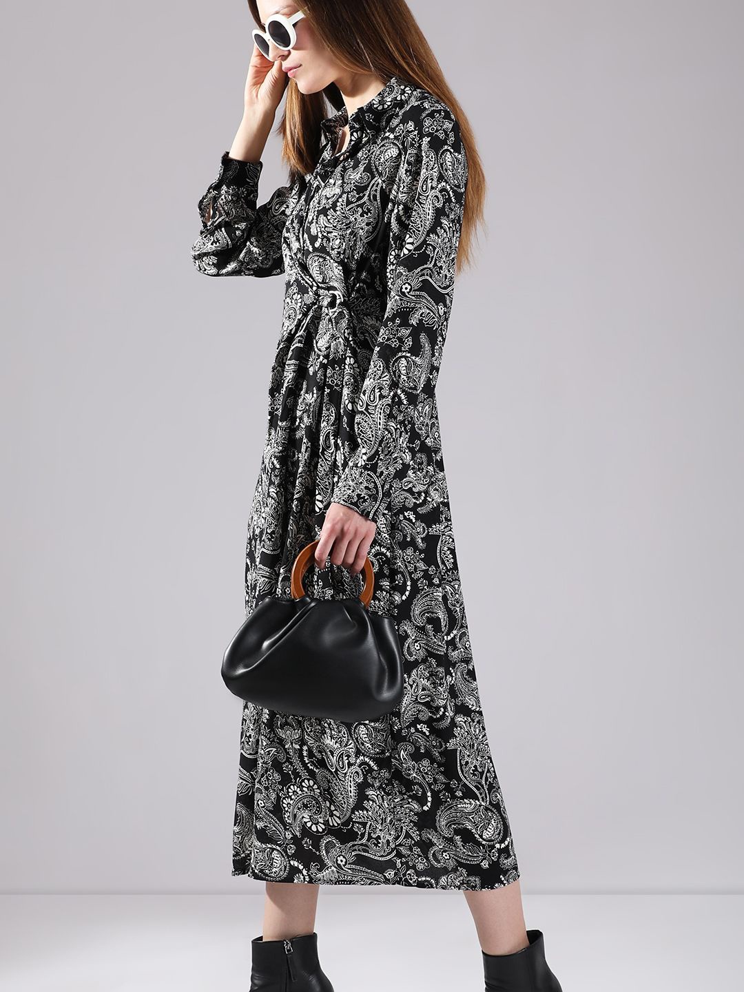 

Vero Moda Women Ethnic Motifs Printed Fit & Flare Midi Dress, Black