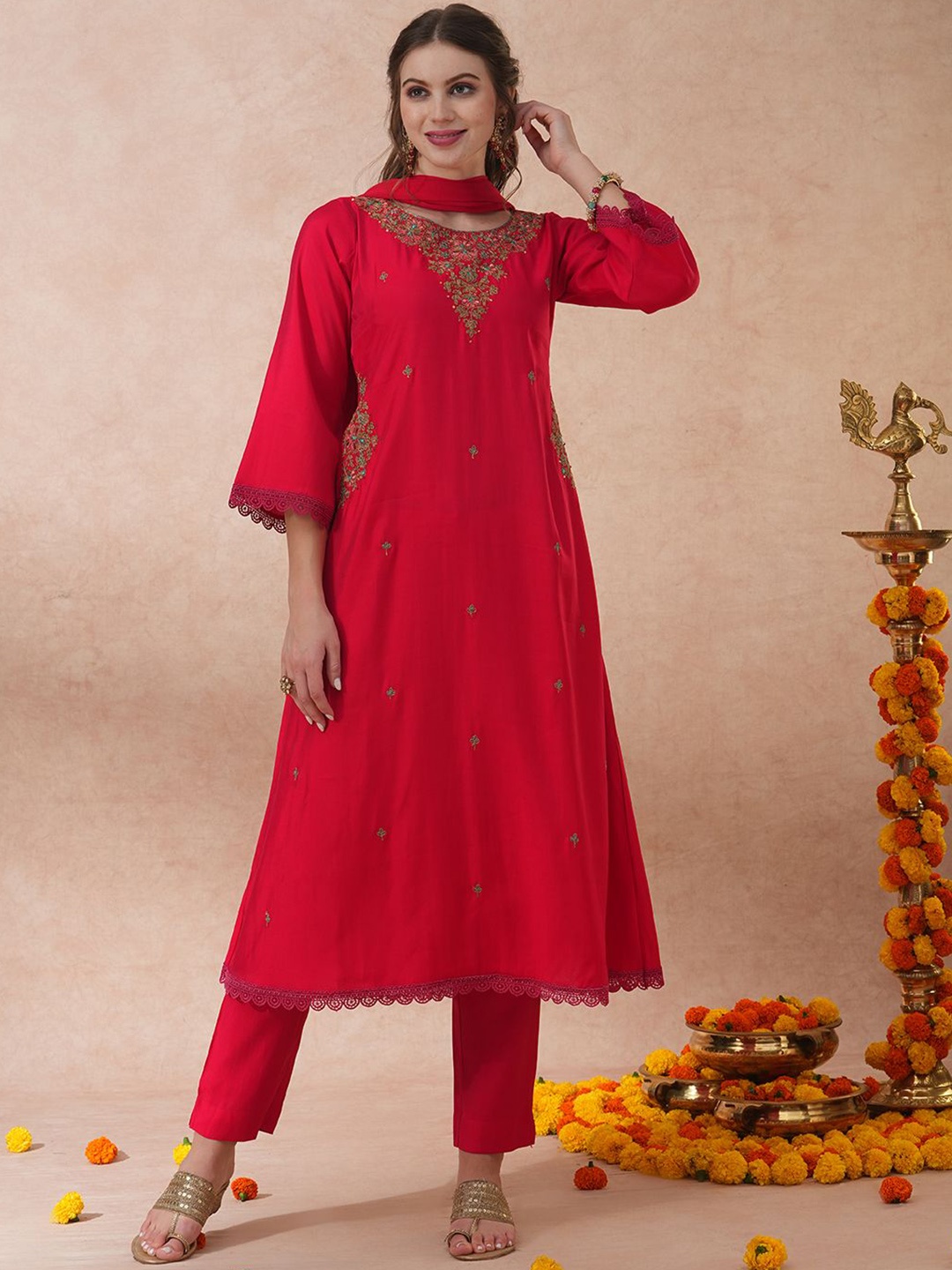 

FASHOR Women Floral Embroidered Pleated Kurta With Trousers & Dupatta, Pink