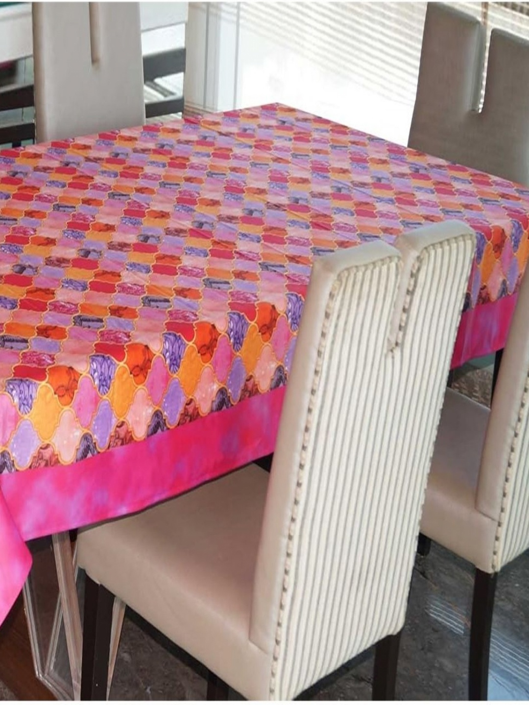 

Lushomes Pink Floral 6-Seater Table Cover