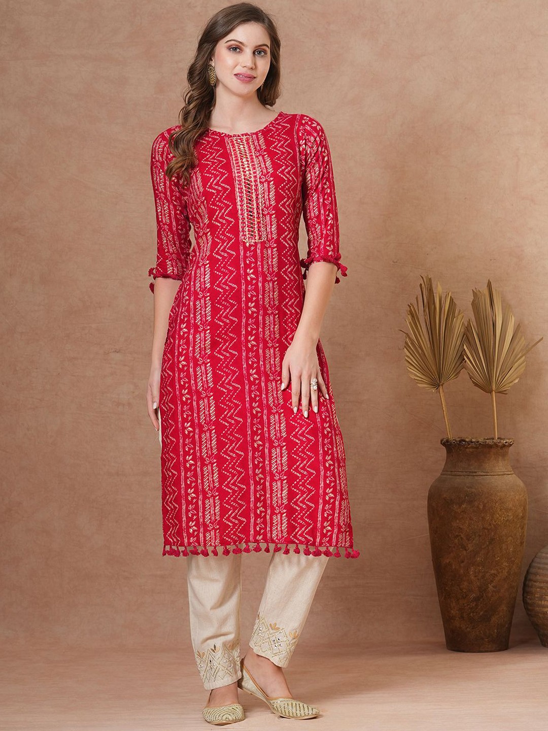 

FASHOR Women Chevron Printed Mirror Work Kurta, Red