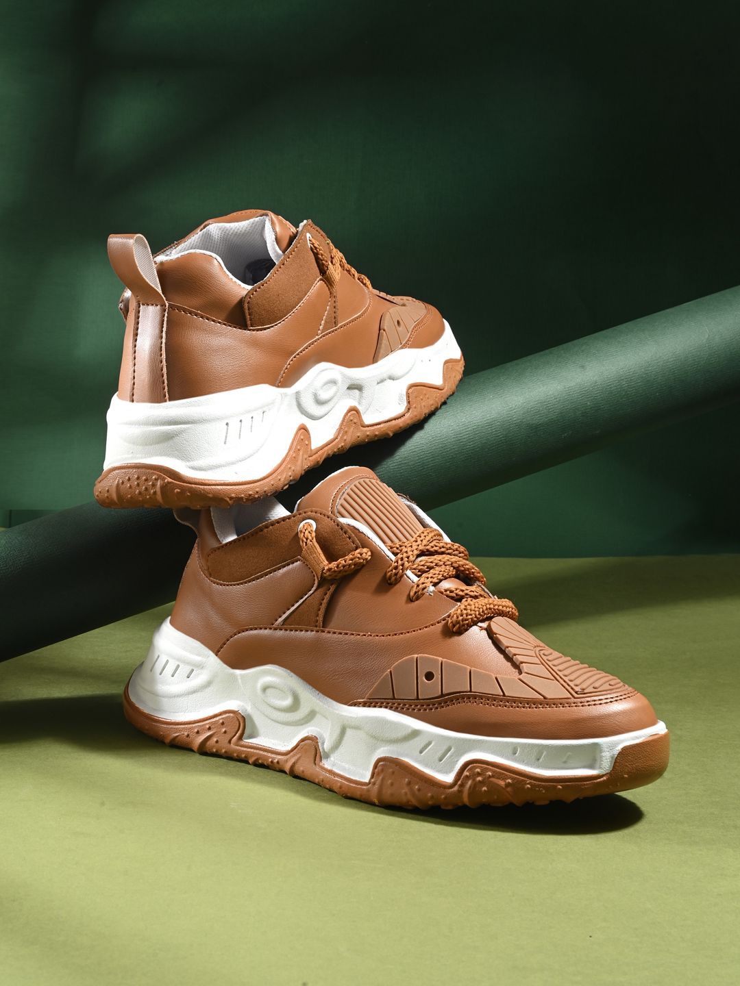 

glitchez Men Sneakers, Tan
