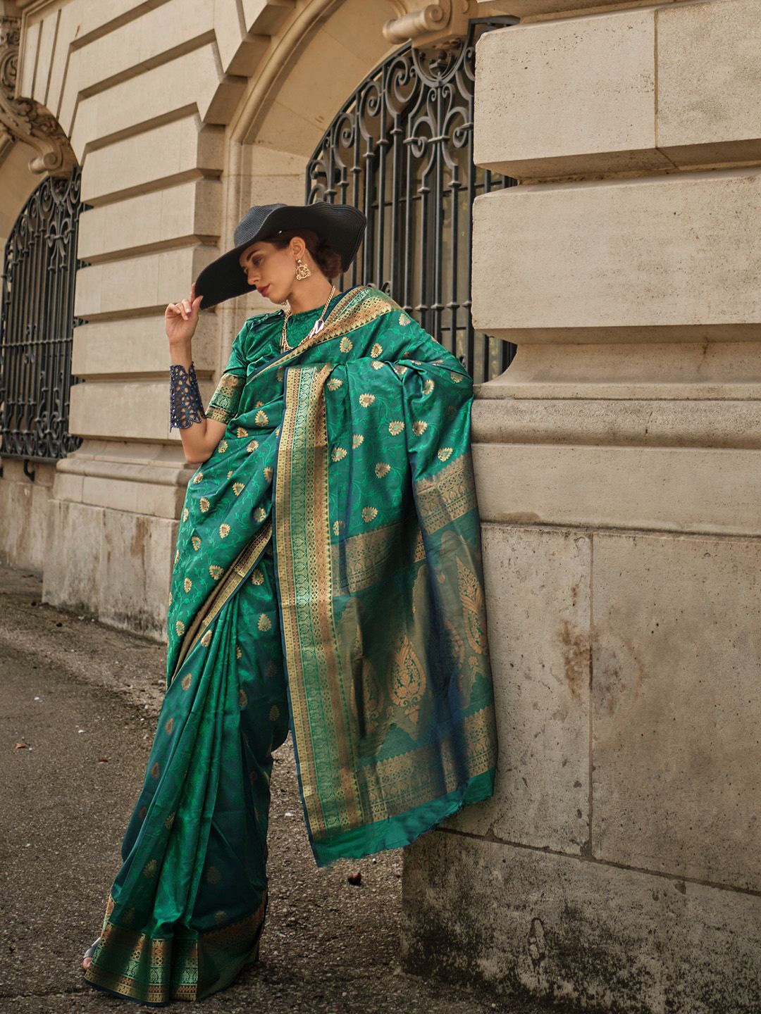 

Ishin Woven Design Zari Heavy Work Saree, Green