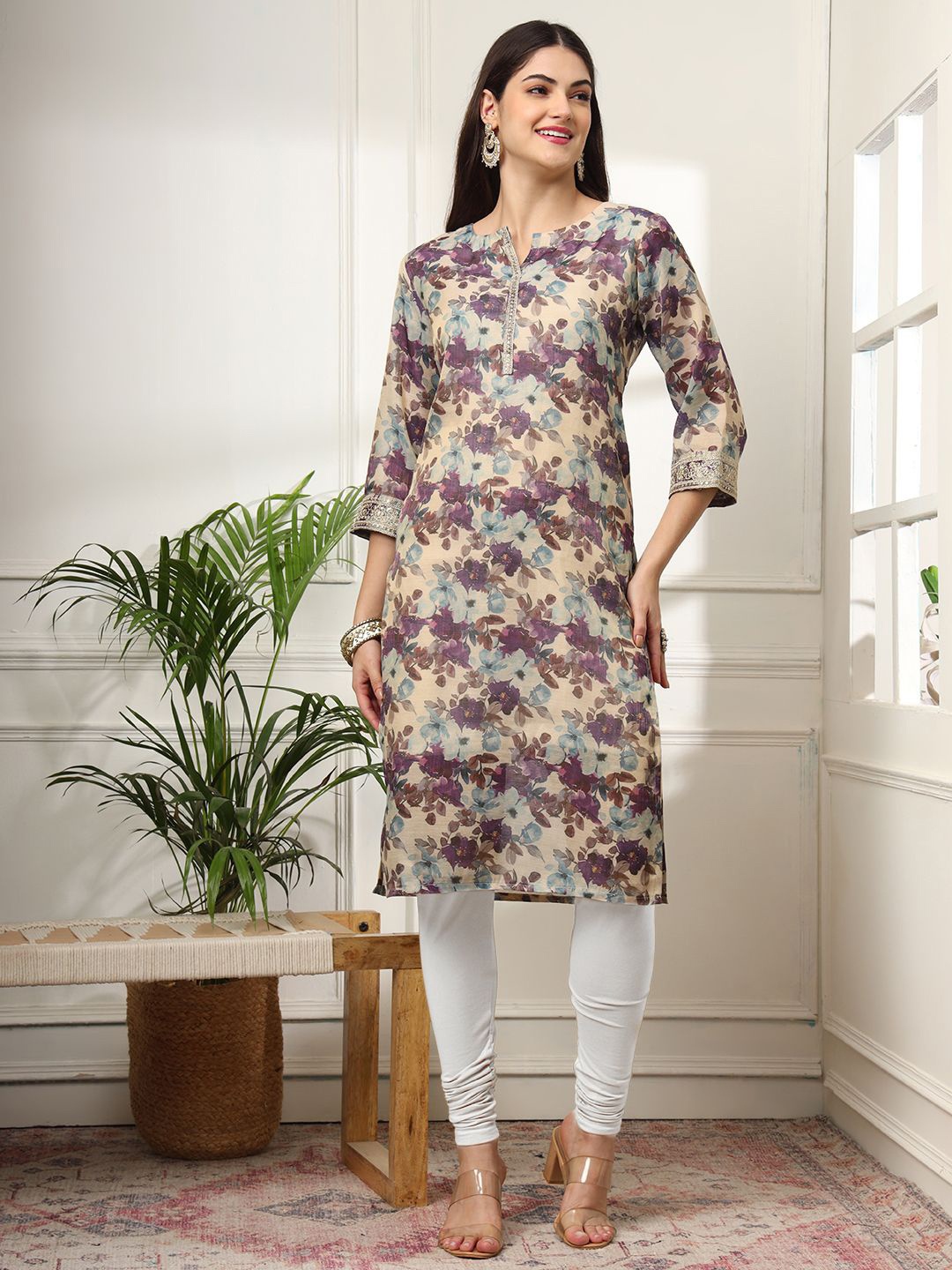 

SUNDARNAARI Floral Printed Thread Work Floral Kurta, Cream