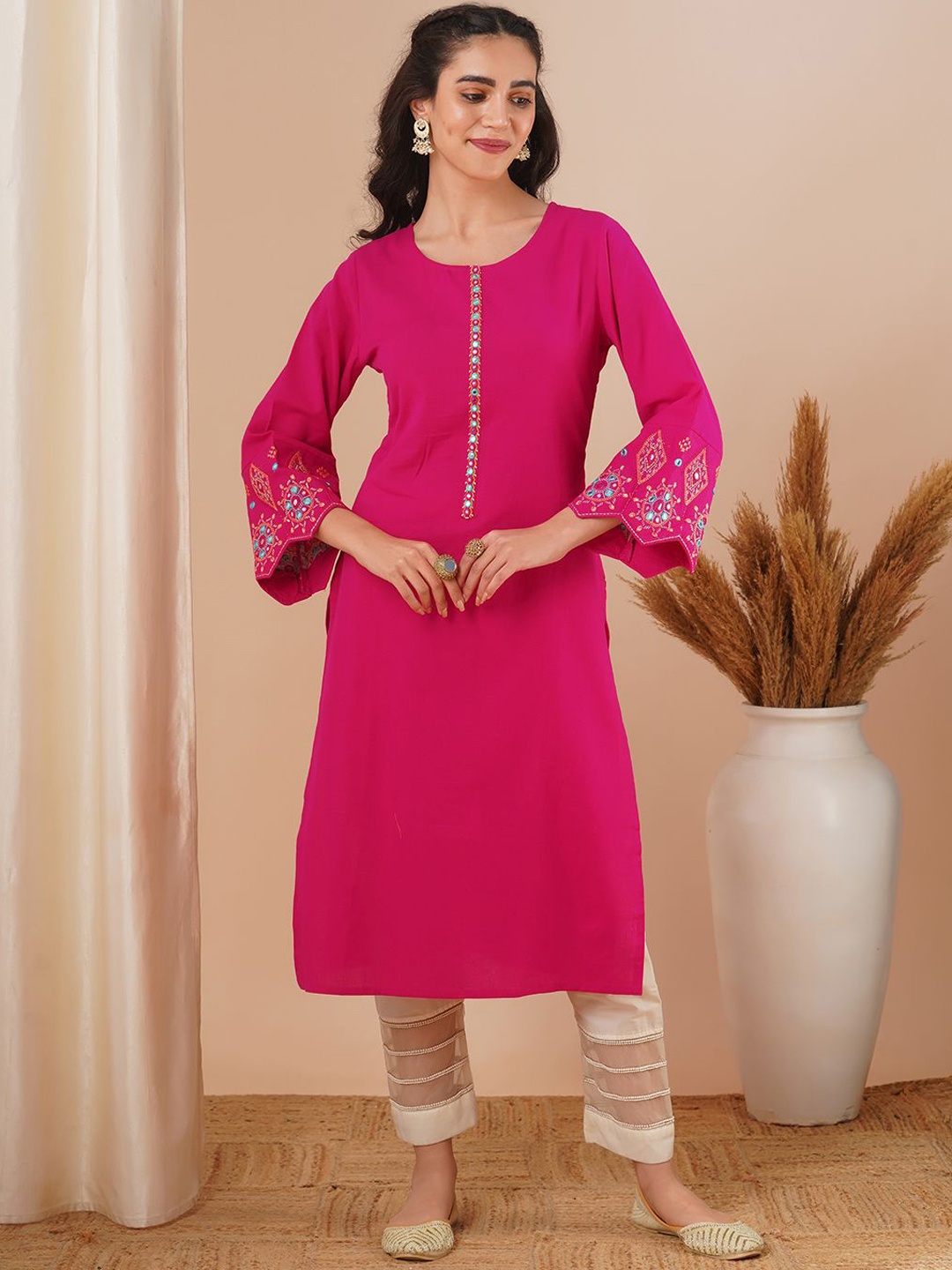 

FASHOR Women Ethnic Motifs Embroidered Thread Work Kurta, Pink