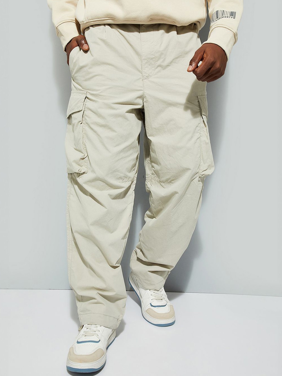 

max URB_N Men Solid Parachute Pants with Cargo Pockets, Off white