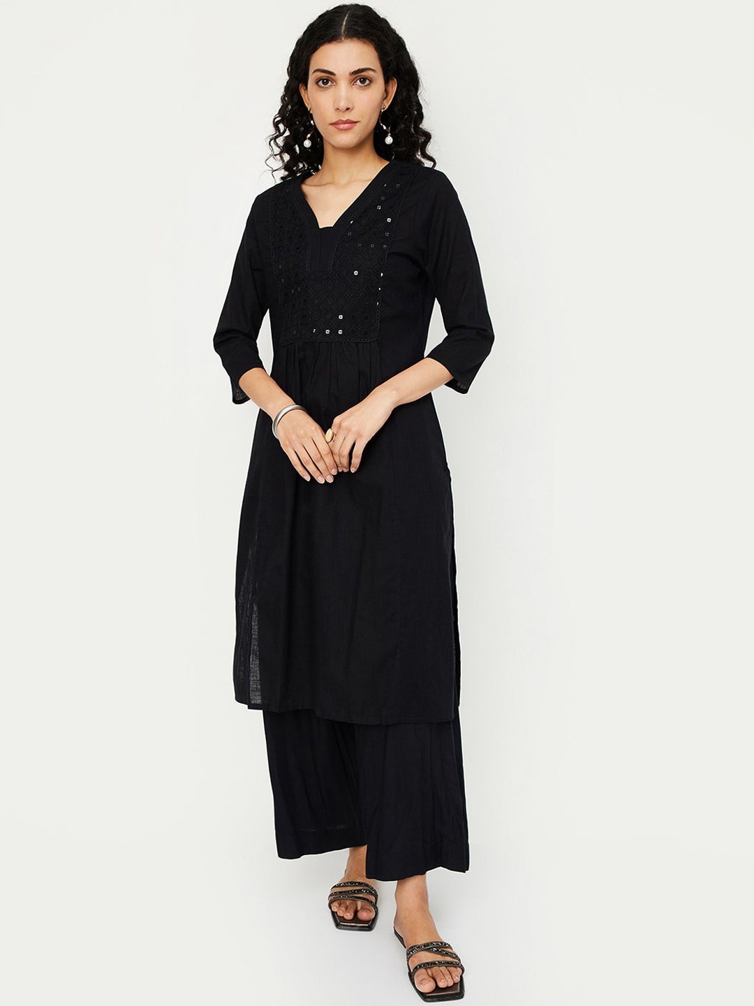 

max Women Geometric Flared Sleeves Chikankari Anarkali Kurta, Black