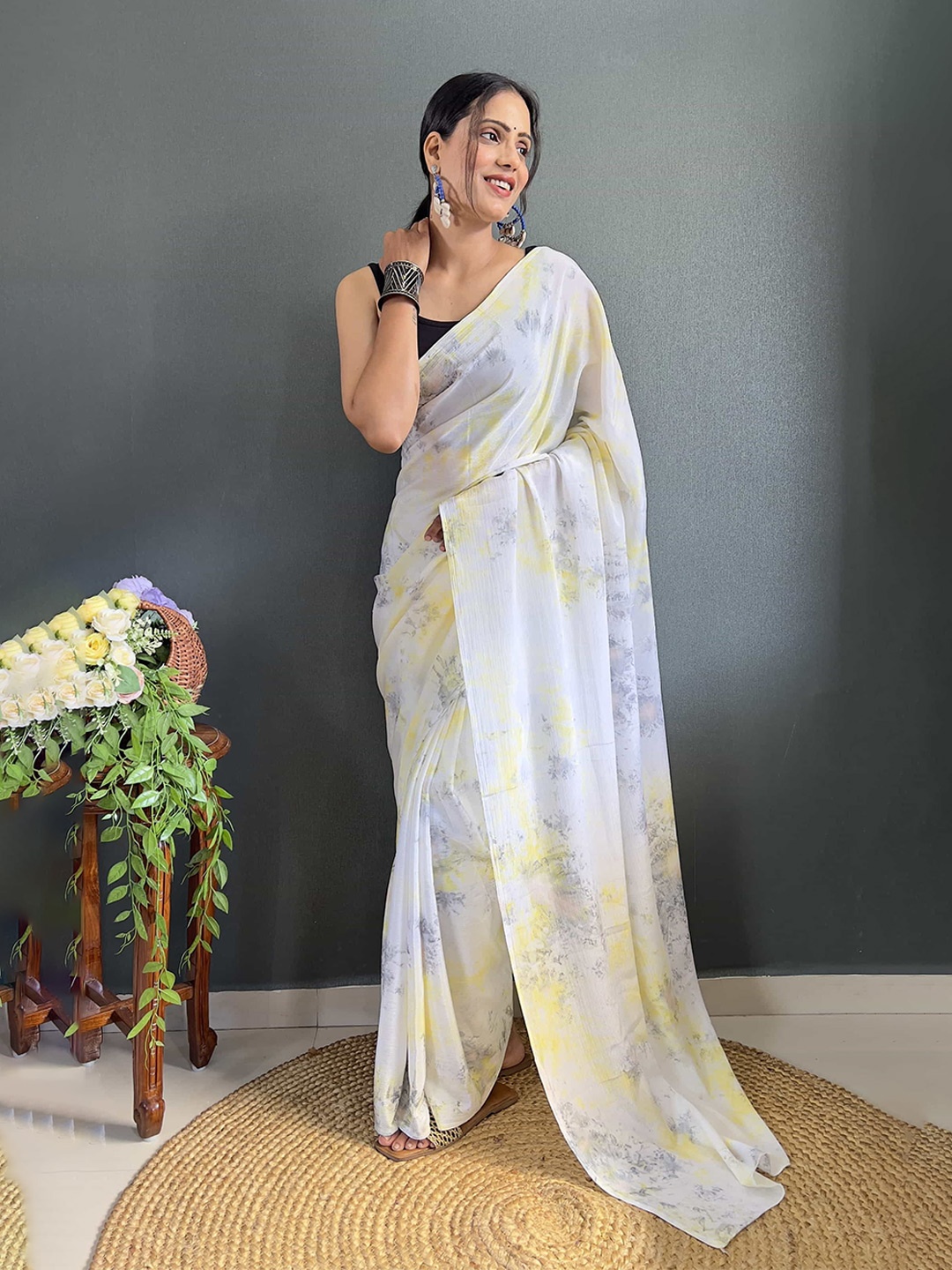 

KALINI Pure Chiffon Ready to Wear Jamdani Saree, White