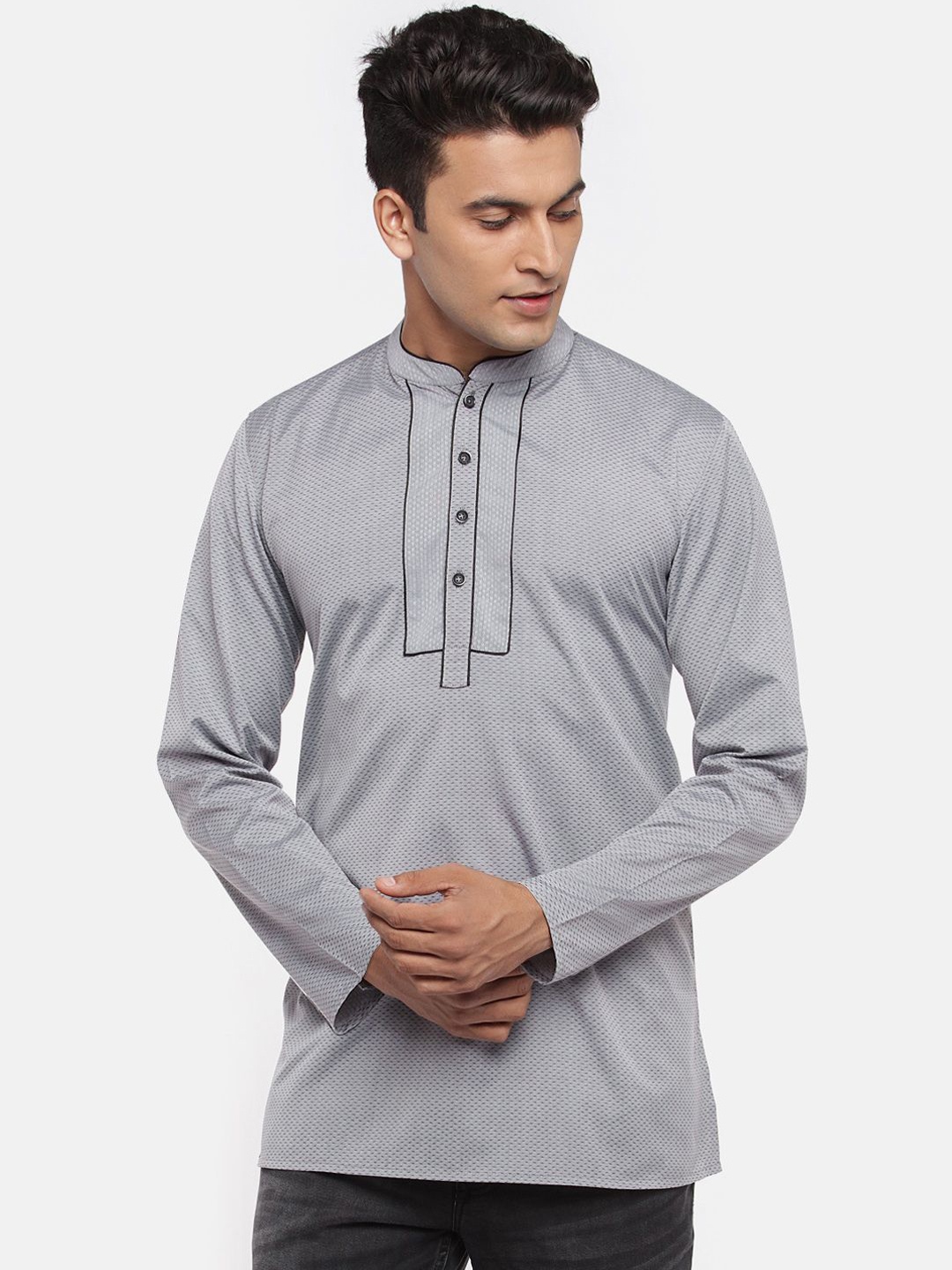 

ARCHATTIRE Men Chikankari Kurta, Grey