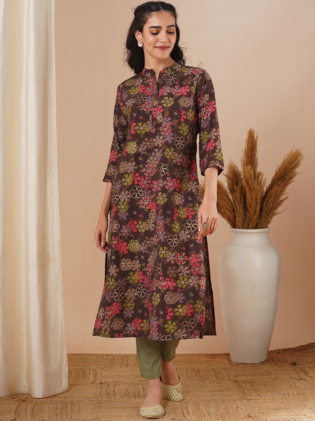 

FASHOR Women Floral Foil Printed Straight Fit Kurta, Brown