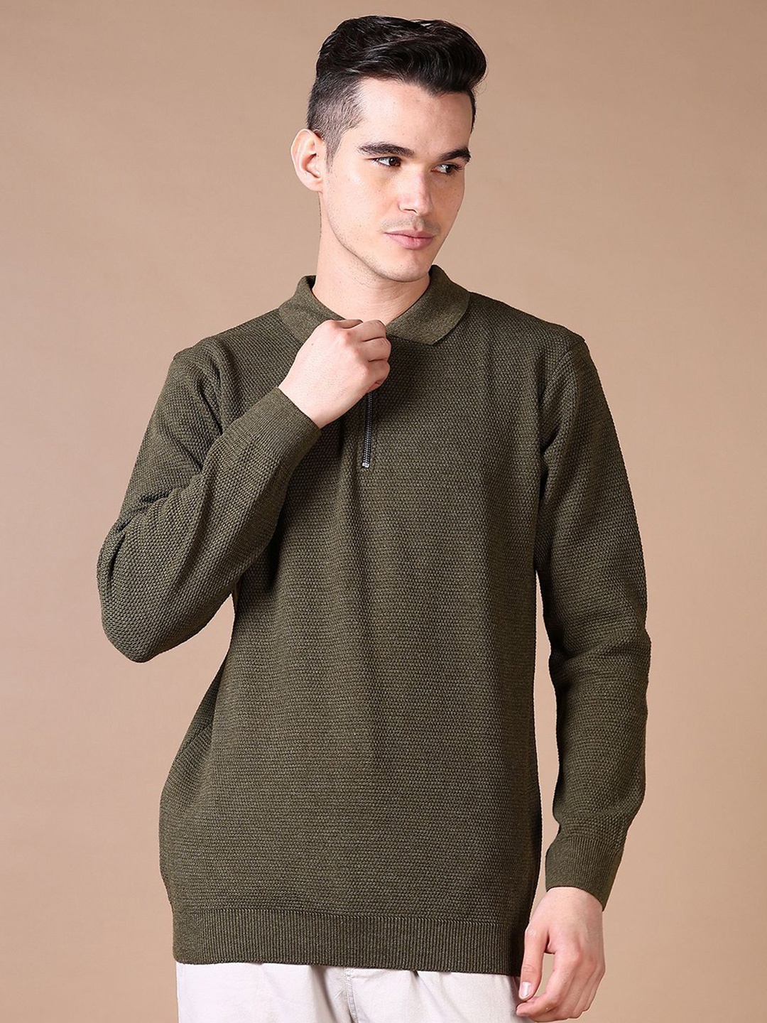 

V-Mart Men Solid Mock Collar Pullover, Green