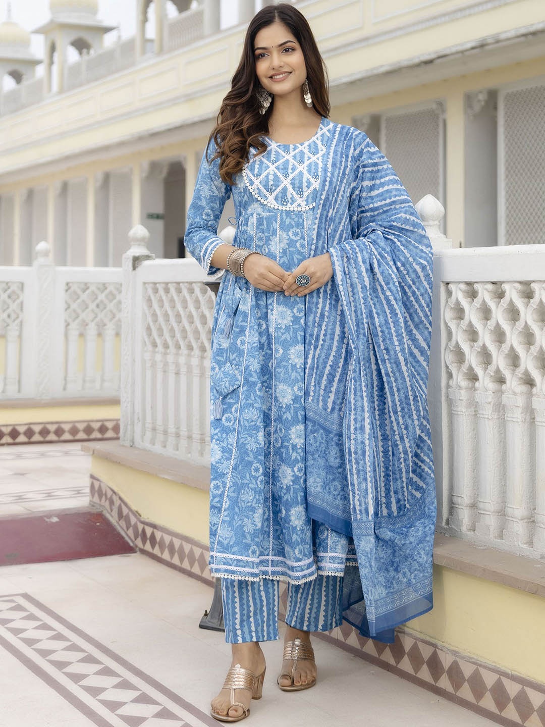 

EthniFlair Women Floral Printed Empire Aari Work Pure Cotton Kurta with Pyjamas & With Dupatta, Blue