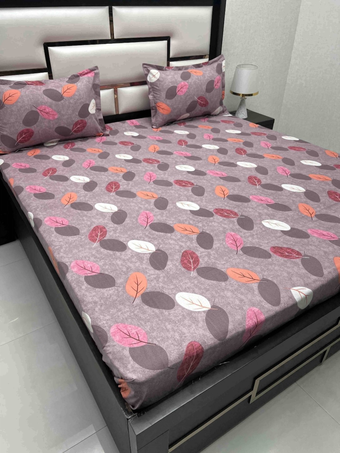 

Pure Decor Passion Purple Printed Pure Cotton 260 TC Queen Bedsheet Set 2.27 m x 2.56 m