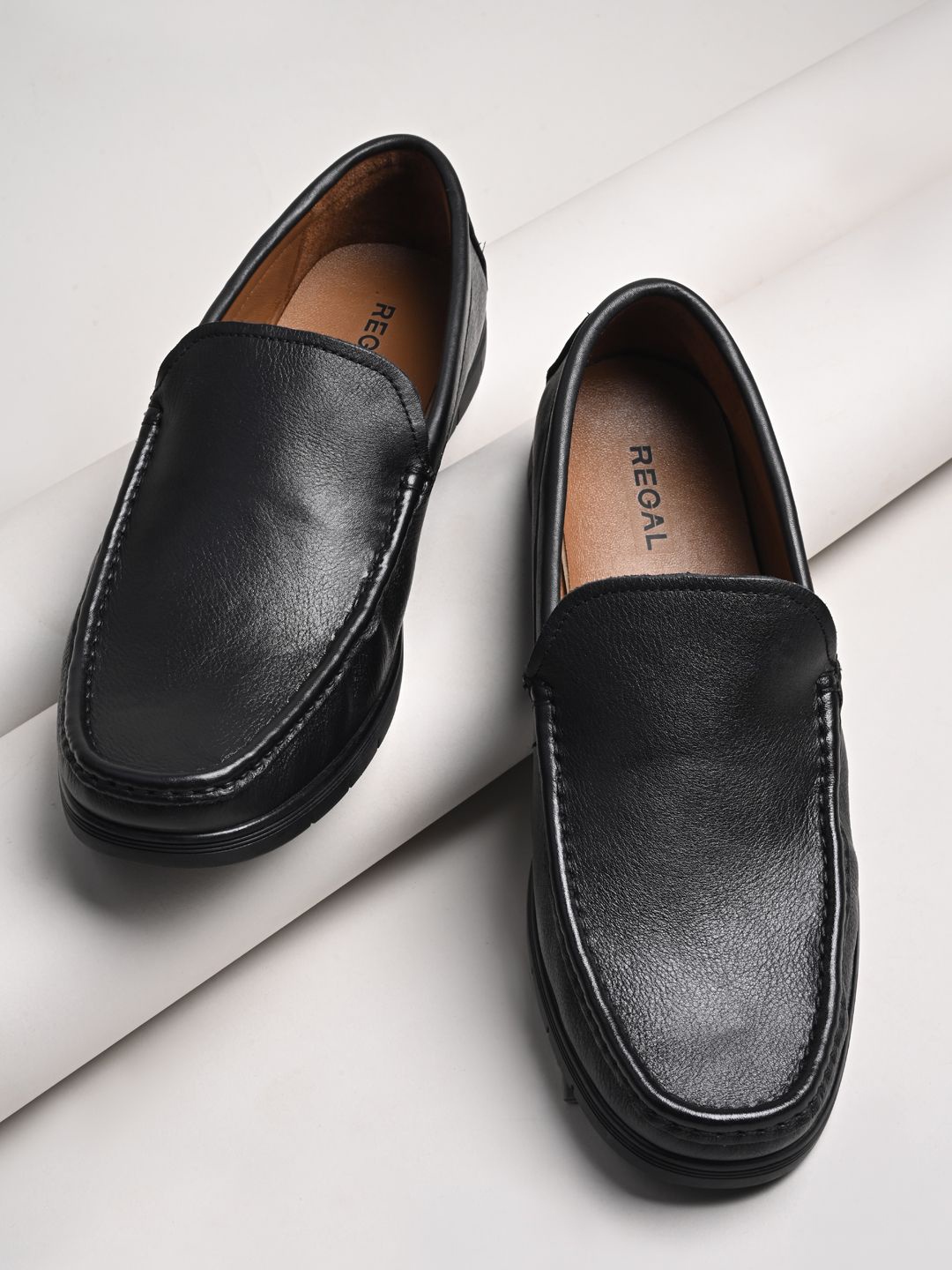 

Regal Men Leather Loafers, Black