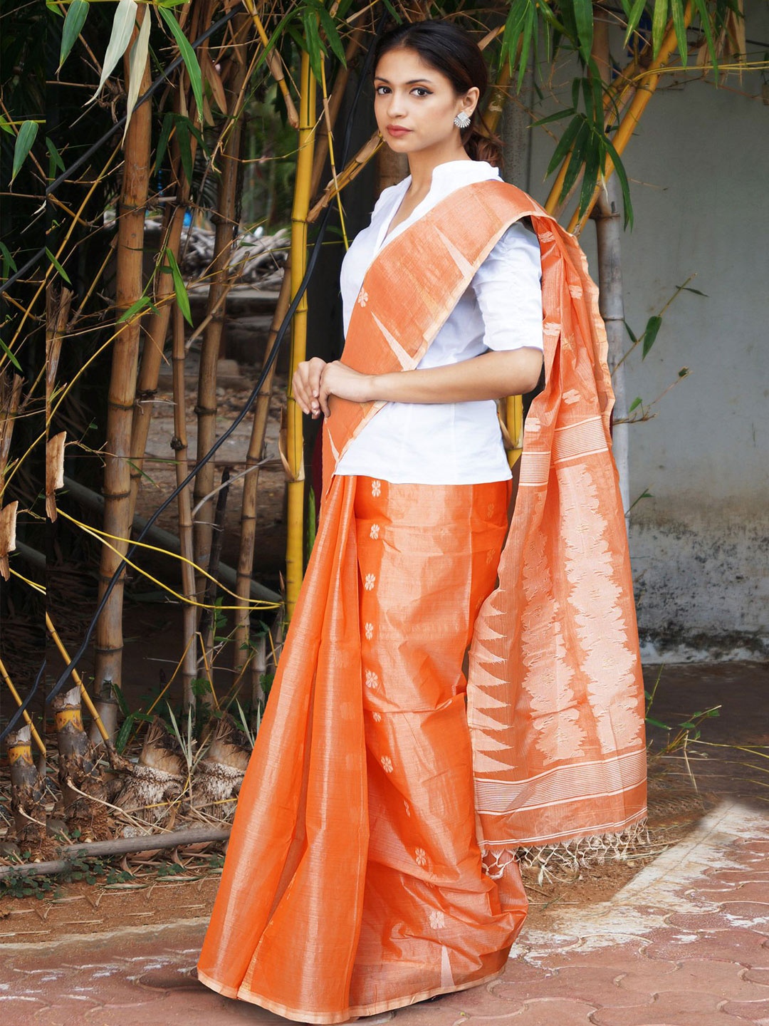 

Unnati Silks Woven Design Pure Cotton Handloom Jamdani Saree, Orange