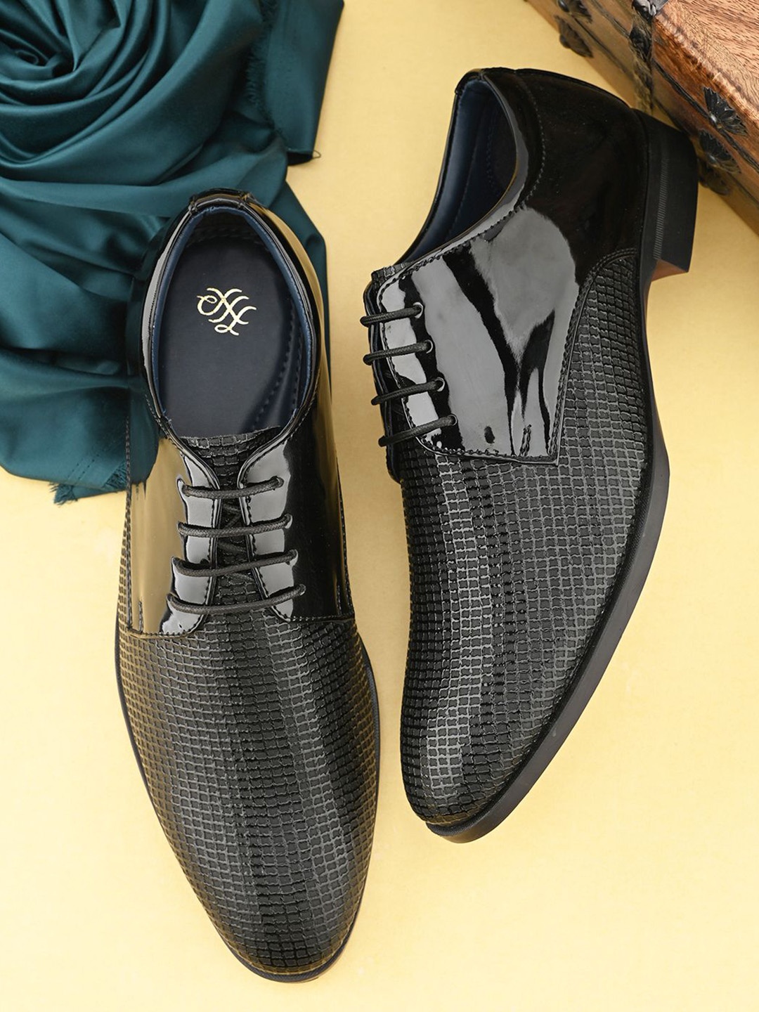 

House of Pataudi Men Formal Lace Up Derbys, Black