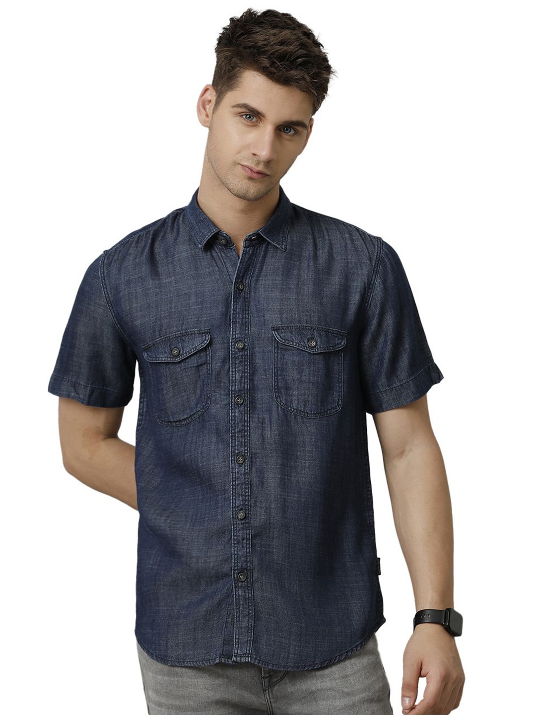

Voi Jeans Men Classic Opaque Casual Shirt, Blue