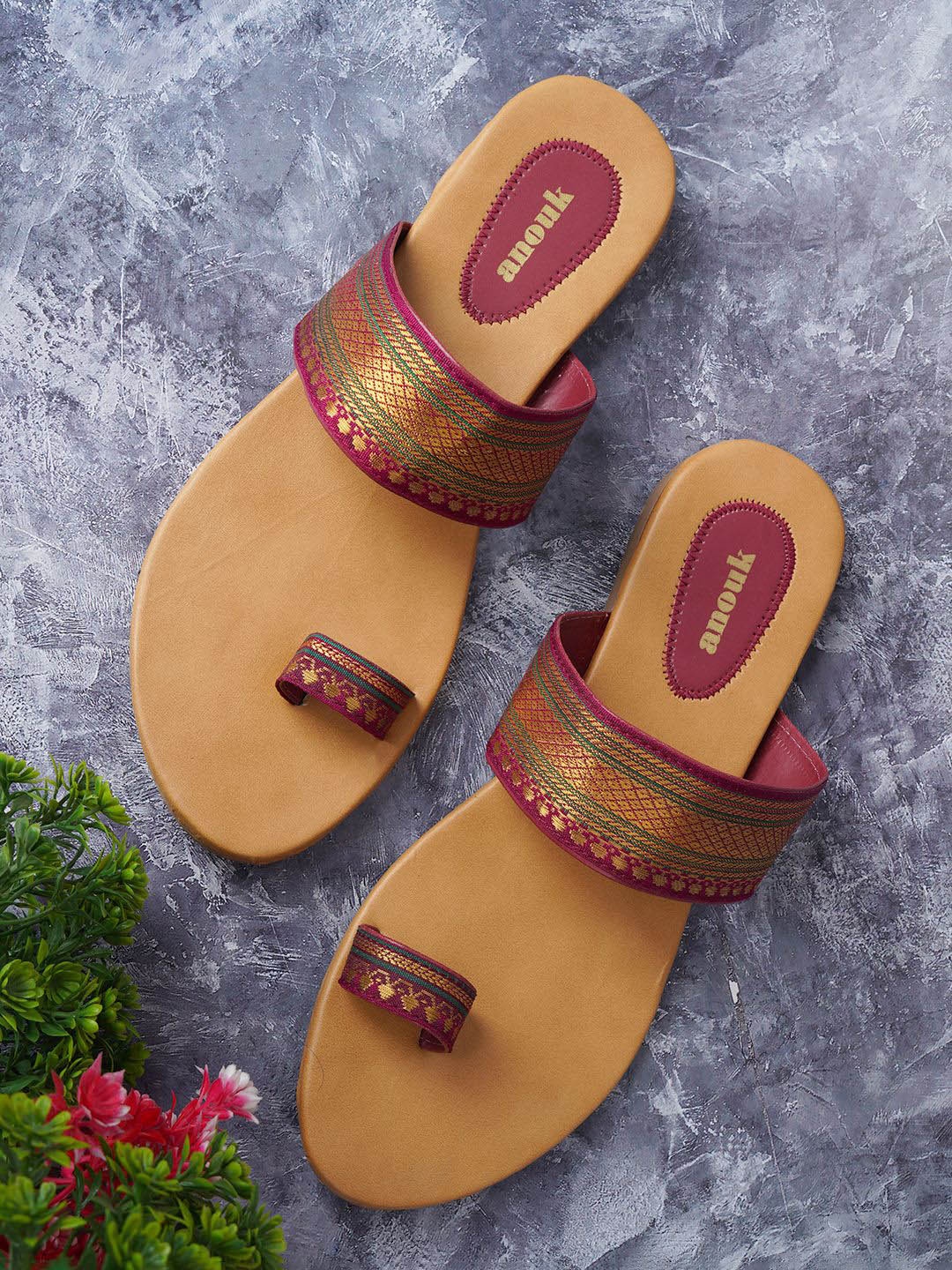 

Anouk Women One Toe Flats, Maroon
