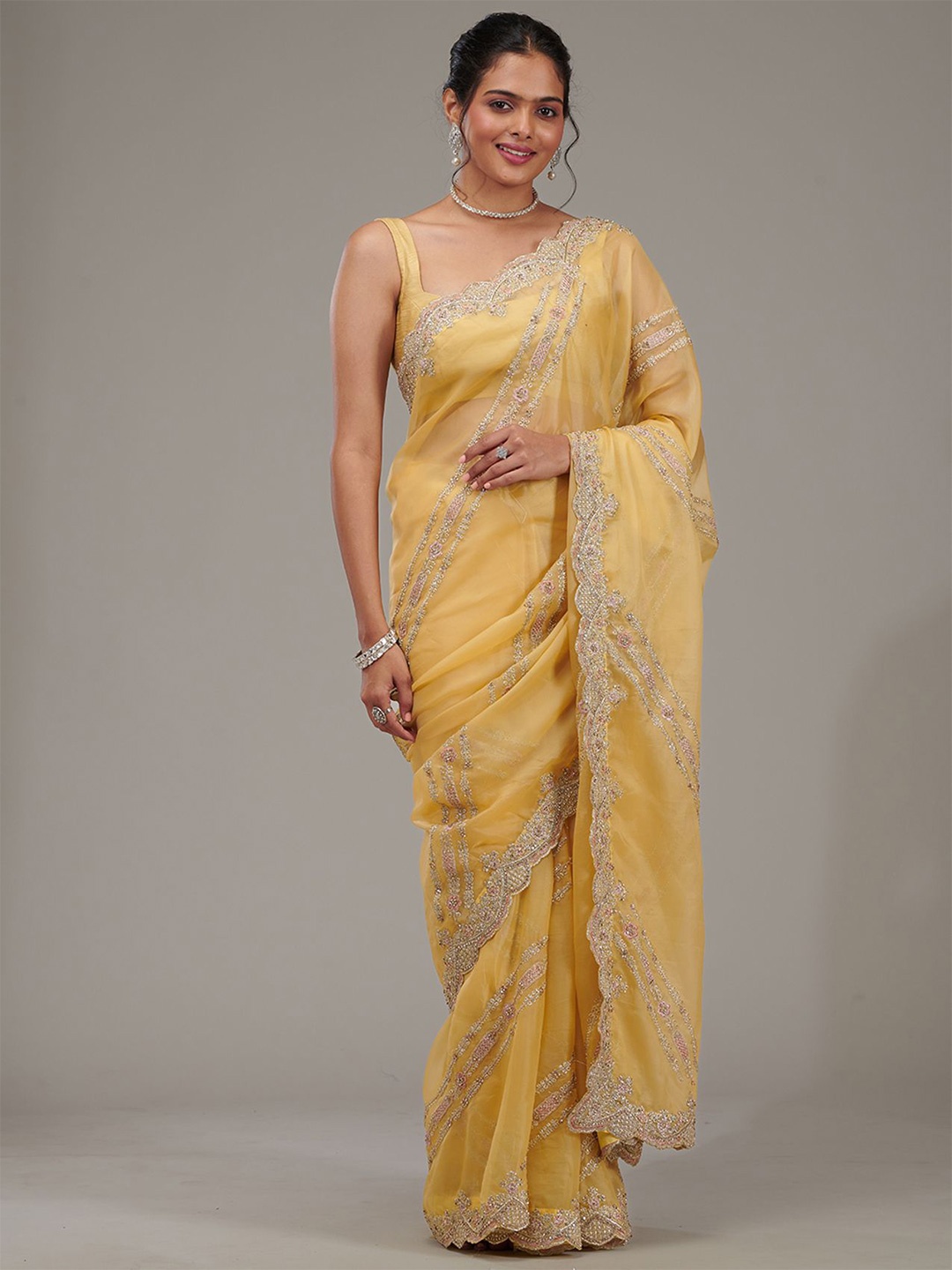 

Koskii Embroidered Tissue Saree, Yellow