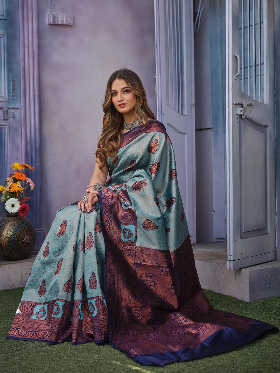 

Jinax Woven Design Zari Pure Silk Banarasi Saree, Sea green
