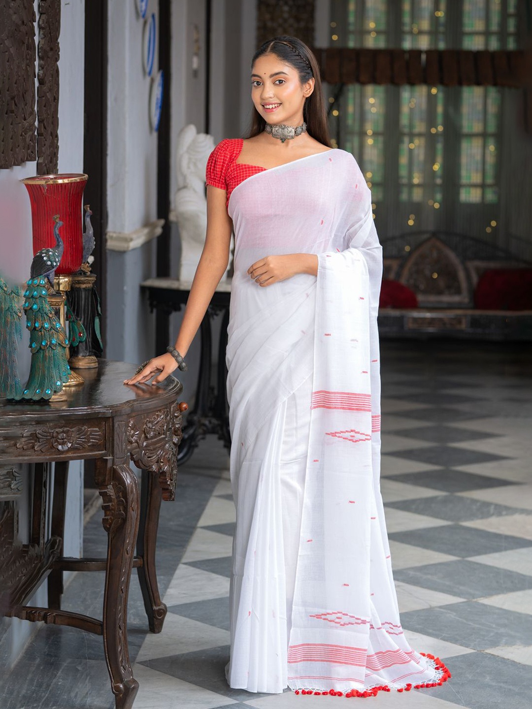 

Sutra Art of Clothing Woven Design Pure Cotton Jamdani Saree, White