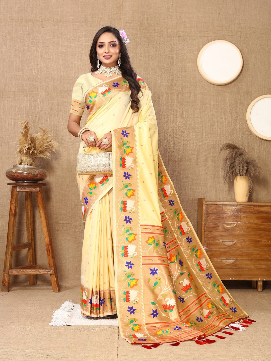 

Anaita Women Woven Design Paithani Saree, Cream