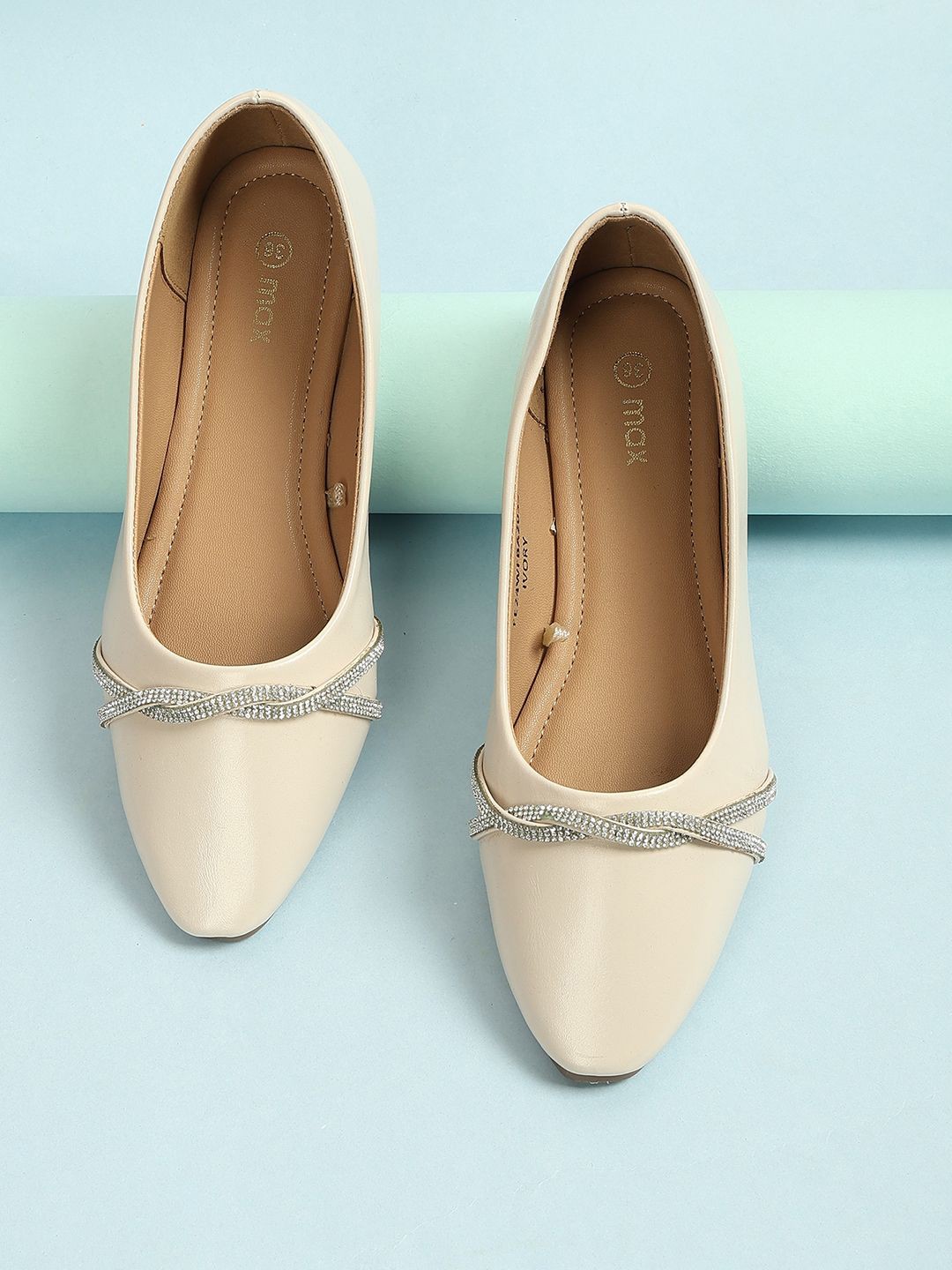 

max Women Textured Ballerinas, Beige