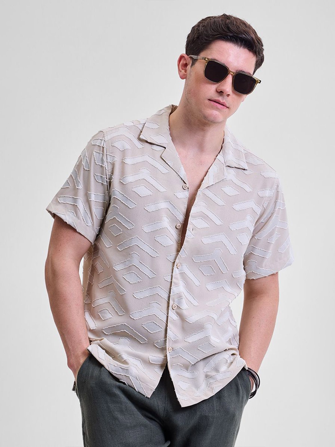 

Snitch Men Smart Slim Fit Opaque Printed Casual Shirt, Cream