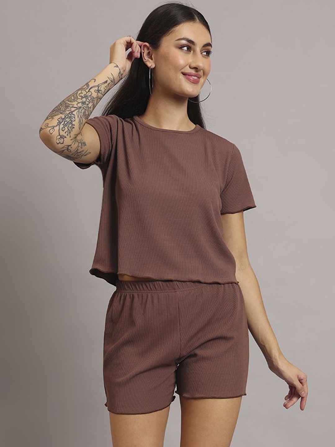

OWO THE LABEL Round Neck Short Sleeves T-Shirt With Shorts, Brown