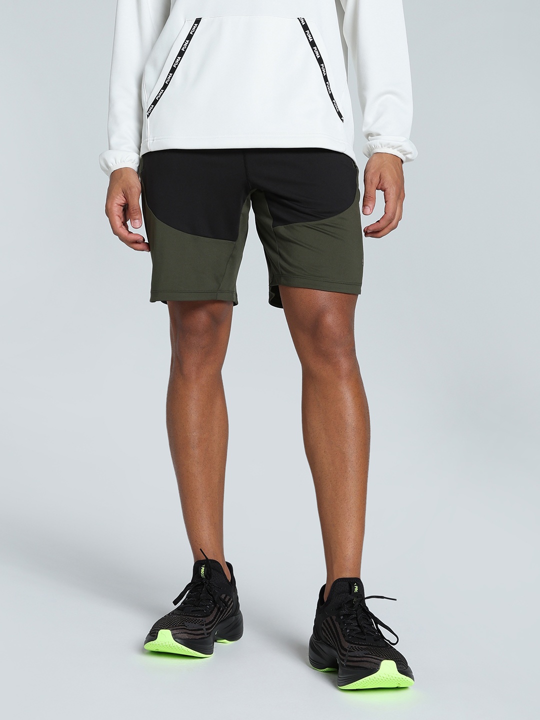

Puma Men TRAIN CLOUDSPUN 8" Training Colourblocked Sports Shorts, Green