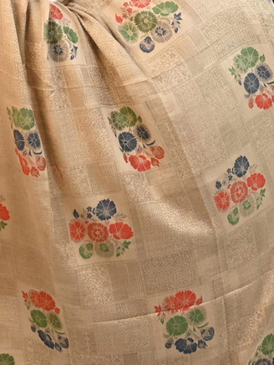 

Vrinde Women Floral Woven Design Shawl, Beige