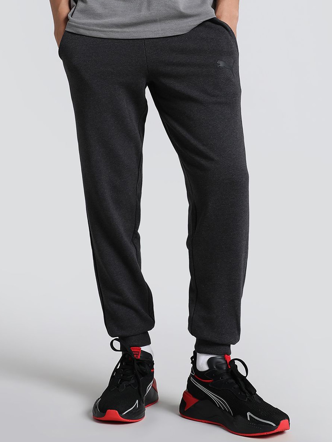 

Puma Men Ess logo Mid Rise Joggers, Grey