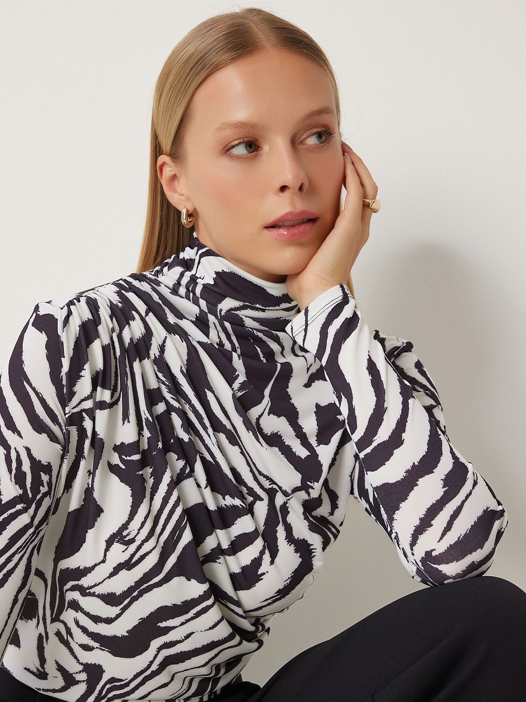 

Trendyol Women Printed High Neck Top, White