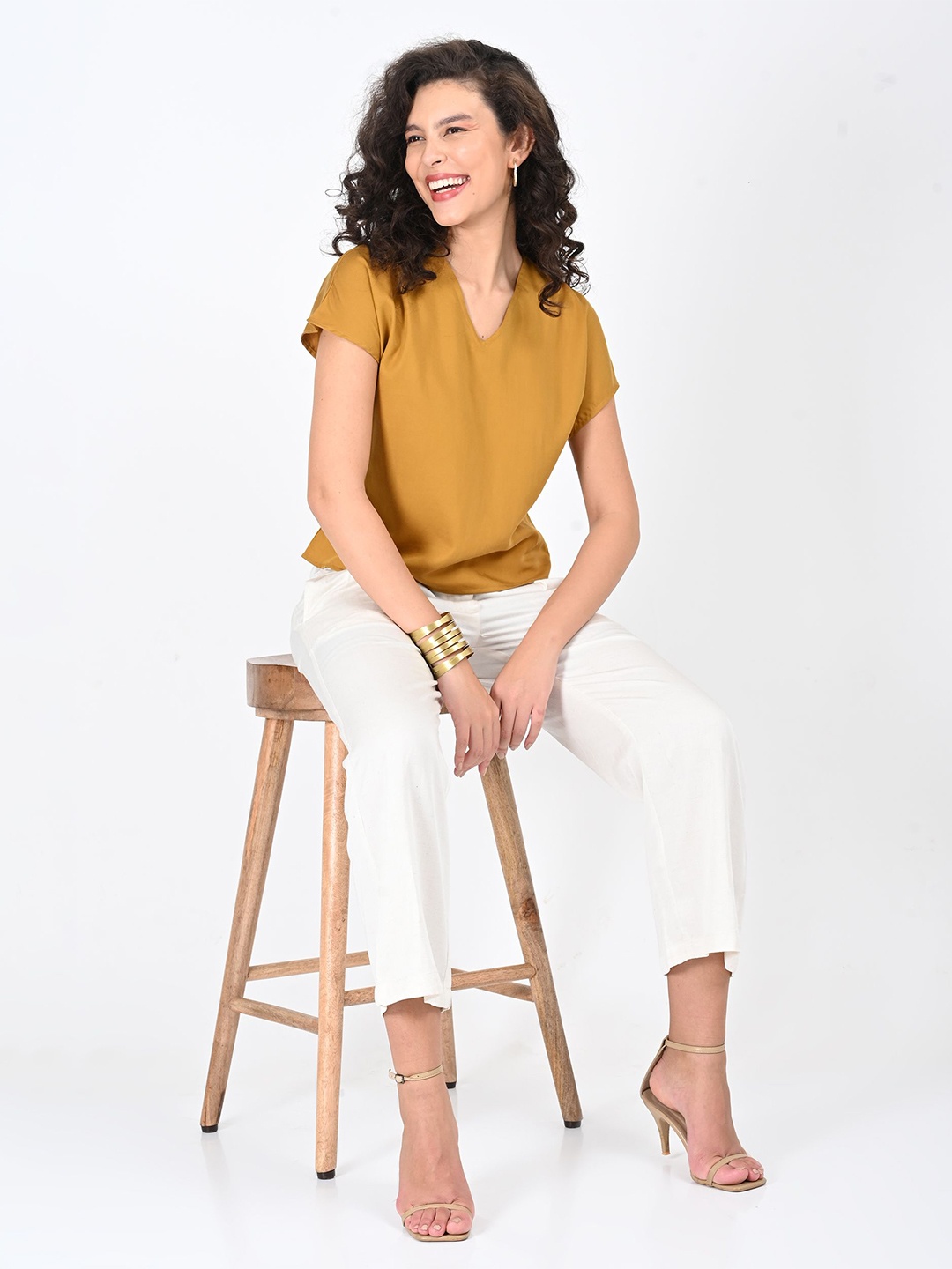 

Saltpetre Women V-neck Short Sleeves Top, Mustard
