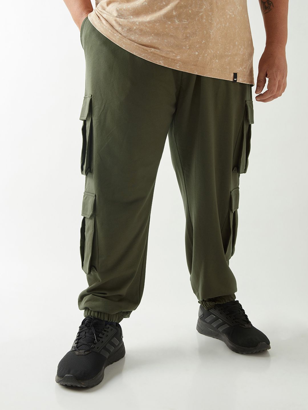

Bewakoof AIR Men Cotton Relaxed Fit Cargo Joggers, Green