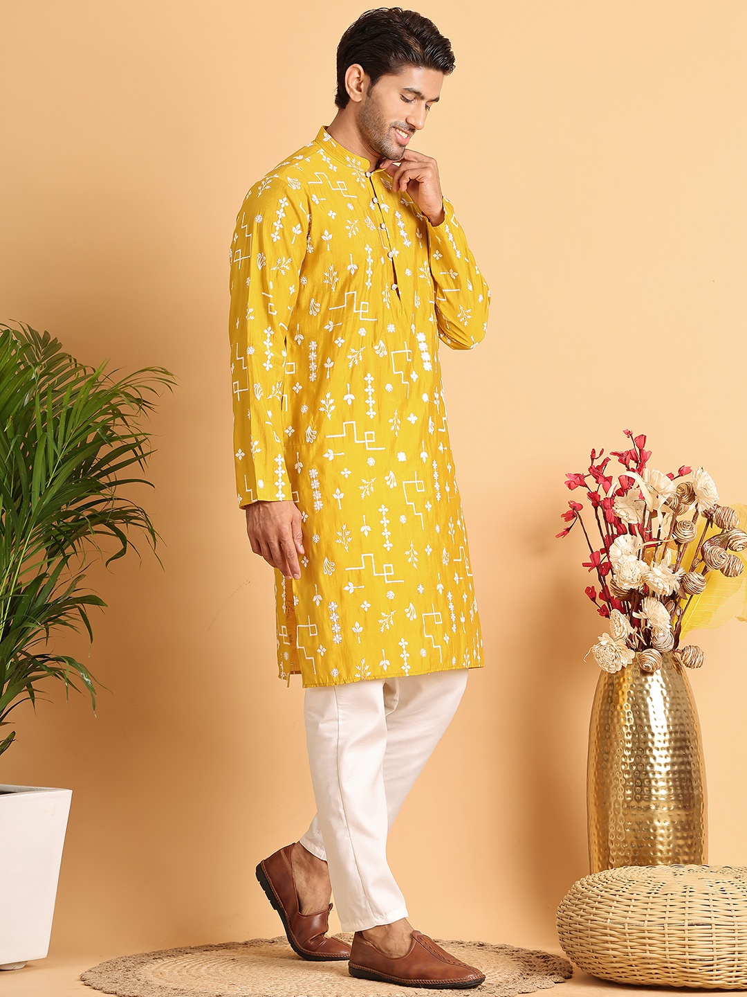 

Jompers Men Floral Embroidered Regular Sequinned Kurta with Pyjamas, Mustard