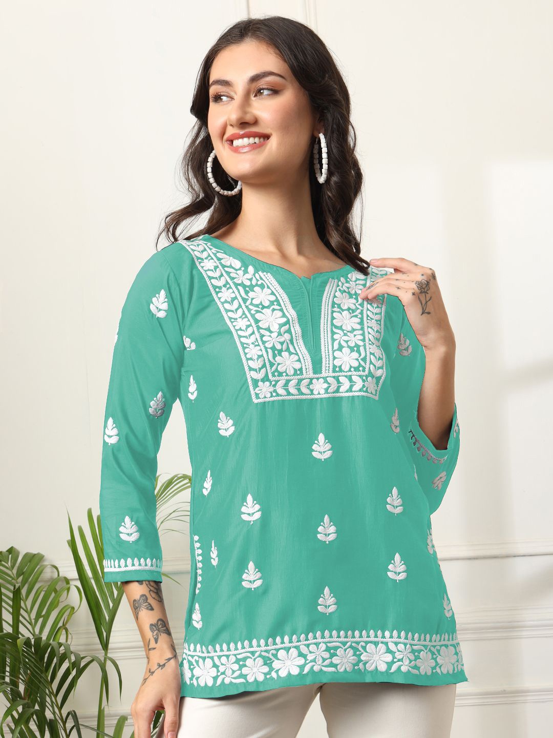 

FORKEY Women Floral Embroidered Chikankari Chikankari Kurti, Turquoise blue